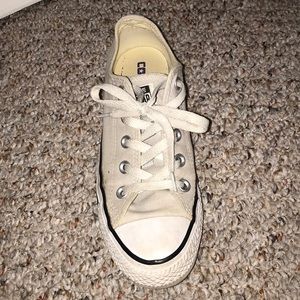 tan converse